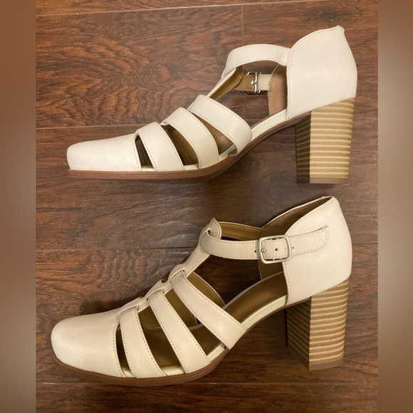 Clarks Cream High-heeled Sandal - Picture 3 of 6